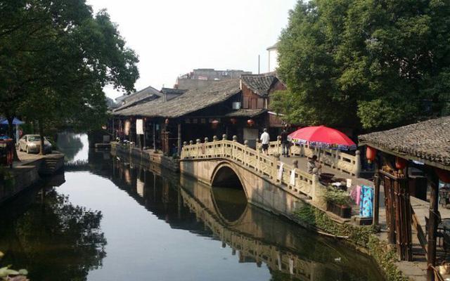和相亲对象才认识三天，他就叫我去他家里吃饭，该不该去？